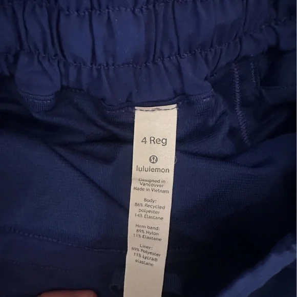 lululemon dark blue hotty hot - Picture 3 of 4